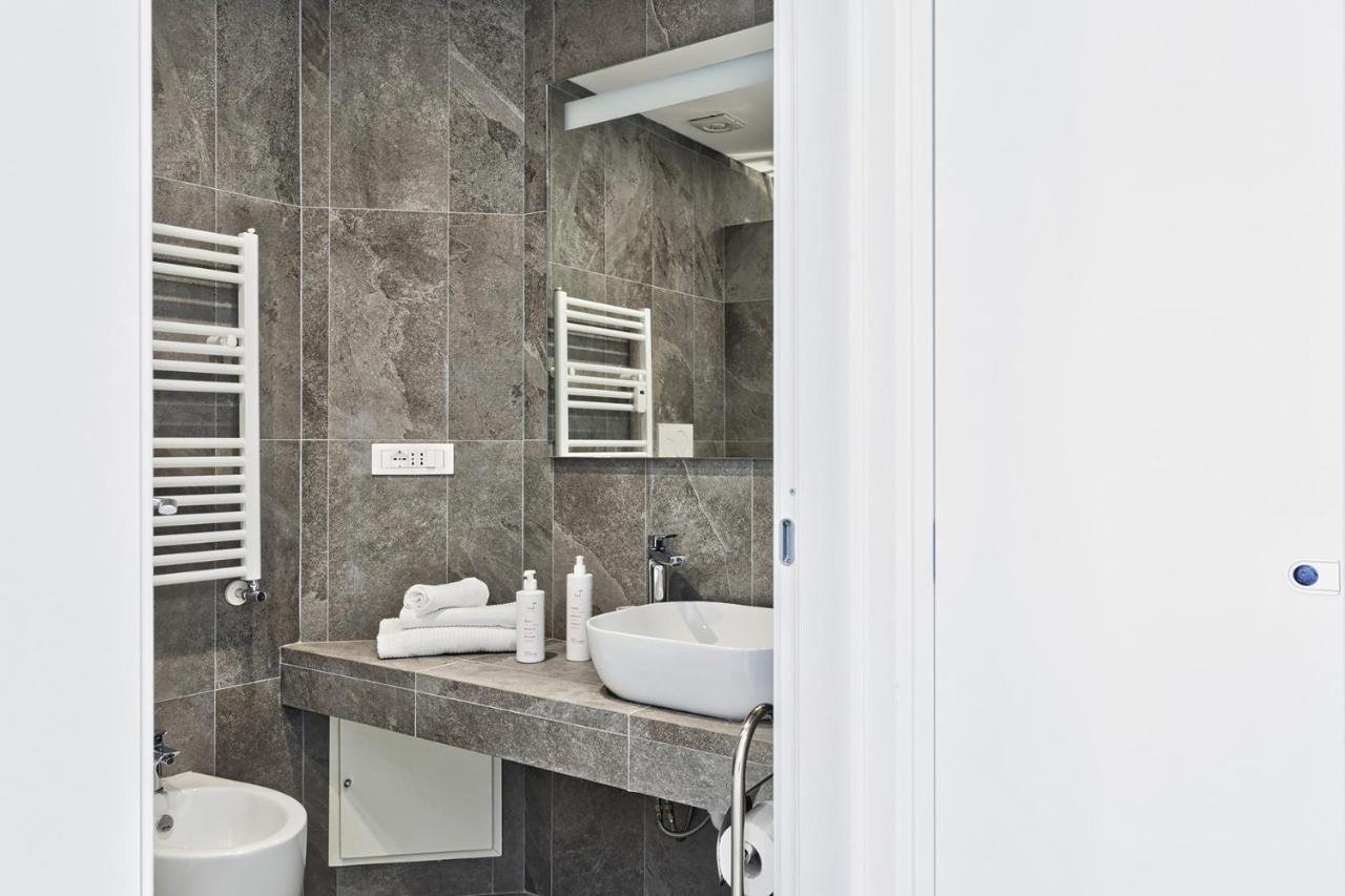 Studio Piccolo A Carignano By Wonderful Italy Genua Exterior foto
